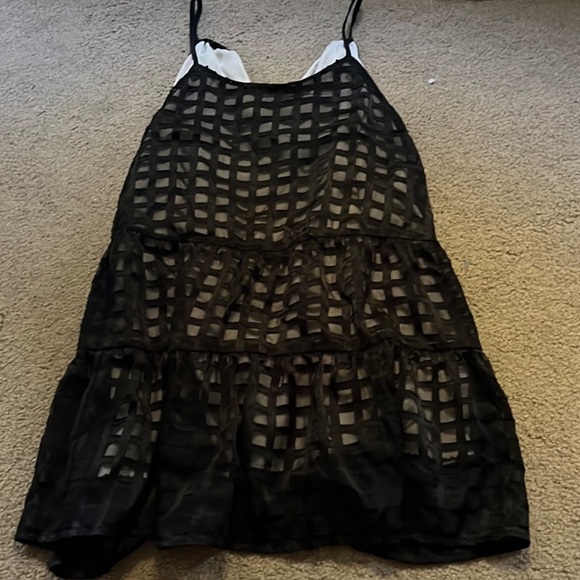 ๐ Anthropologie HD in Paris Prettiest jeweled scallop edge lined tank large - Picture 2 of 6